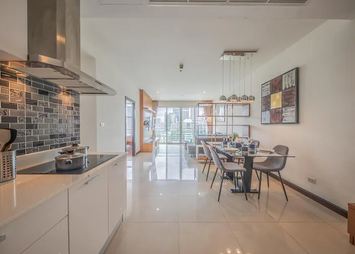 Prime 11, High Floor Over Pool, 2 Bedroom 2 Balcony Apartment Bangkok