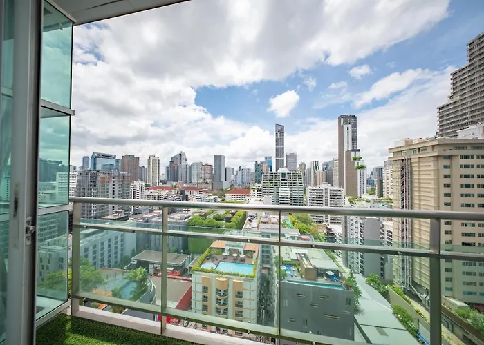 Prime 11, High Floor Over Pool, 2 Bedroom 2 Balcony Apartment *