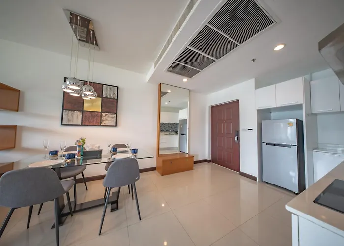 Prime 11, High Floor Over Pool, 2 Bedroom 2 Balcony Apartment Bangkok