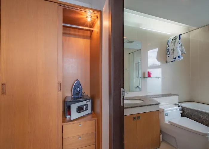 Apartment Prime 11, High Floor Over Pool, 2 Bedroom 2 Balcony Bangkok