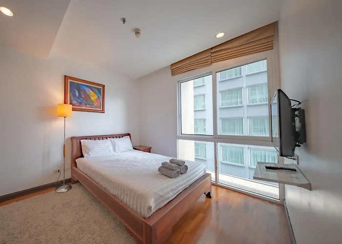 Prime 11, High Floor Over Pool, 2 Bedroom 2 Balcony Bangkok